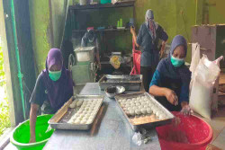 Jelang Lebaran, Produsen Oleh-oleh Kulonprogo Tambah Produksi