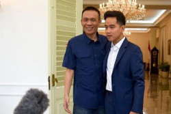 Gibran Terima Rismon Sianipar di Istana Wapres