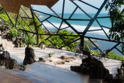 Destinasi Wisata dengan Panorama Samudera dari Atas Karang Gunungkidul
