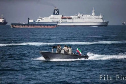 Trump Ancam Serang Pulau Kharg Jika Selat Hormuz Diblokir Iran