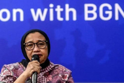 BGN Hentikan 9 Dapur MBG di Gresik Gara-Gara Sajikan Kelapa Utuh