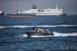 IRGC Tegaskan Selat Hormuz Tak Ditutup, Hanya Dikendalikan Iran