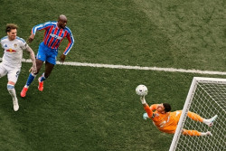 Liga Inggris: Palace Gagal Tekuk 10 Pemain Leeds, Fulham Tahan Forest