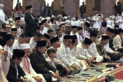 Wapres Gibran Rakabuming Salat Id di Istiqlal Bersama Jan Enthes