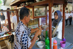 Syawalan ASN Kulonprogo: Borong Dagangan UMKM Lokal Jadi Menu Utama