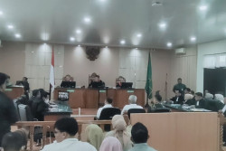 Fee 5 Persen dan Ancaman Mutasi Terkuak di Sidang Abdul Wahid