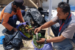 Sampah Plastik Masih Nyasar ke Biopori Jumbo Gowongan Jogja