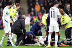 Sempat Pingsan di Lapangan, Szmodics Kini Berangsur Pulih