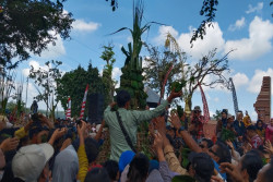 Rebutan Sego Kethek di Gua Kreo, Tradisi Sesaji Rewanda