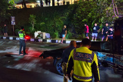Pikap Terbalik di Bawah Jembatan Bangkrung Sleman, 4 Orang Terluka