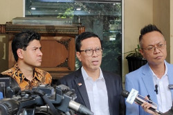 Tim Hukum Jokowi Tantang Penyandang Dana Kasus Ijazah Palsu