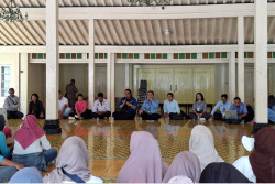Aksi di Kepatihan Jogja, Buruh Sorot THR Tertahan dan Gaji Mandek