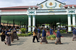 Kirab Mangayubagya, Wujud Cinta Warga untuk Sri Sultan HB X