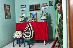 Tangis Pecah Saat Jenazah Prajurit TNI Tiba di Kulonprogo