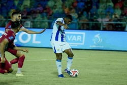 Persib Libas Semen Padang 2-0, Ramon Tanque Jadi Bintang