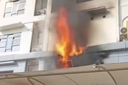 Dua Gedung Polres Jakbar Terbakar