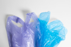 Harga Plastik Melonjak, Industri Mamin Lirik Botol Kaca