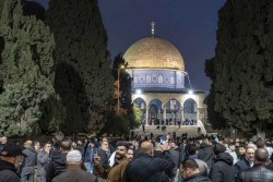Al-Aqsa Dibuka Lagi Setelah Penutupan Panjang, Jemaah Membeludak