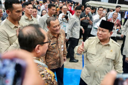 Prabowo Apresiasi Jateng Borong Bus Listrik dari Pabrik Baru
