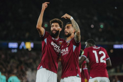 West Ham Hajar Wolves, Spurs Terseret ke Jurang Degradasi