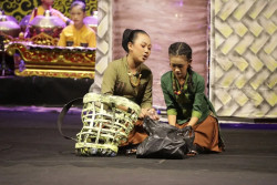 Anak SD Tampil di Festival Langen Carita Sleman Angkat Isu Lingkungan