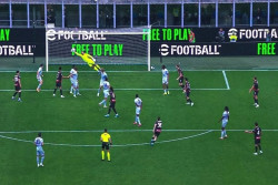 Milan vs Udinese Skor 0-3, San Siro Membeku