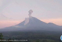 Gunung Semeru Erupsi, Awan Panas Meluncur 3 Km