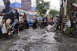Banjir Genangi Perbatasan Solo-Sukoharjo, Lalu Lintas Lumpuh