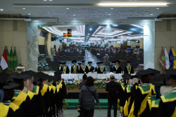 Wisuda UNISA Didominasi Cumlaude, Lulusan Diingatkan Realita Kerja