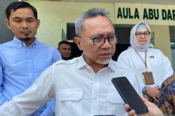 Sambangi Purwokerto, Zulhas Ingatkan SPPG Jangan Sekadar Kejar Untung