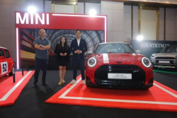 BMW Luncurkan Mobil Ikonik, Hadir Terbatas Hanya 16 Unit di Indonesia