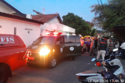 Bau Menyengat di Muja Muju, Bongkar Temuan Lansia Meninggal di Rumah