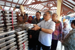 Zulhas: Sekolah Bisa Tolak Makanan MBG Tak Sesuai Standar