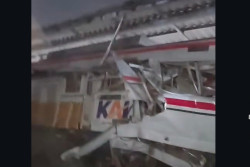 Tabrakan KRL dan KA Argo Bromo Anggrek di Bekasi Timur, Gerbong Rusak