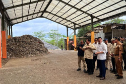 Prabowo Minta Pengelolaan Sampah Berbasis Teknologi dan Komunitas