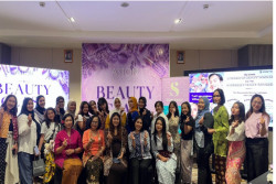 Aston Gejayan Gelar Beauty Class Own Your Glow
