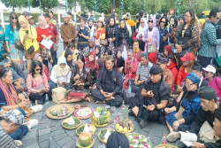 Ribuan Warga Gelar Aksi Damai Jaga Jogja Jelang May Day