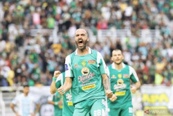 Hasil Super League: Persebaya Hancurkan PSBS 4-0, Tembus 4 Besar?