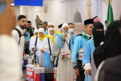 Jamaah Haji Khusus RI Tiba Perdana di Madinah 2026