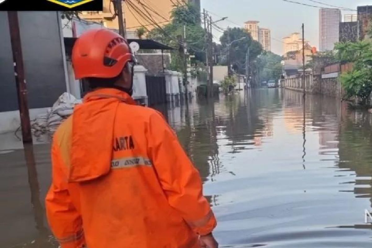 Banjir Parah di Jaktim, Air Nyaris 2 Meter