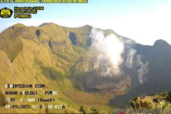 Aktivitas Gunung Awu Meningkat, Warga Diminta Waspada