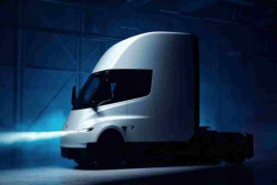 Tesla Resmi Produksi Massal Truk Listrik Semi, Siap Libas Truk Diesel