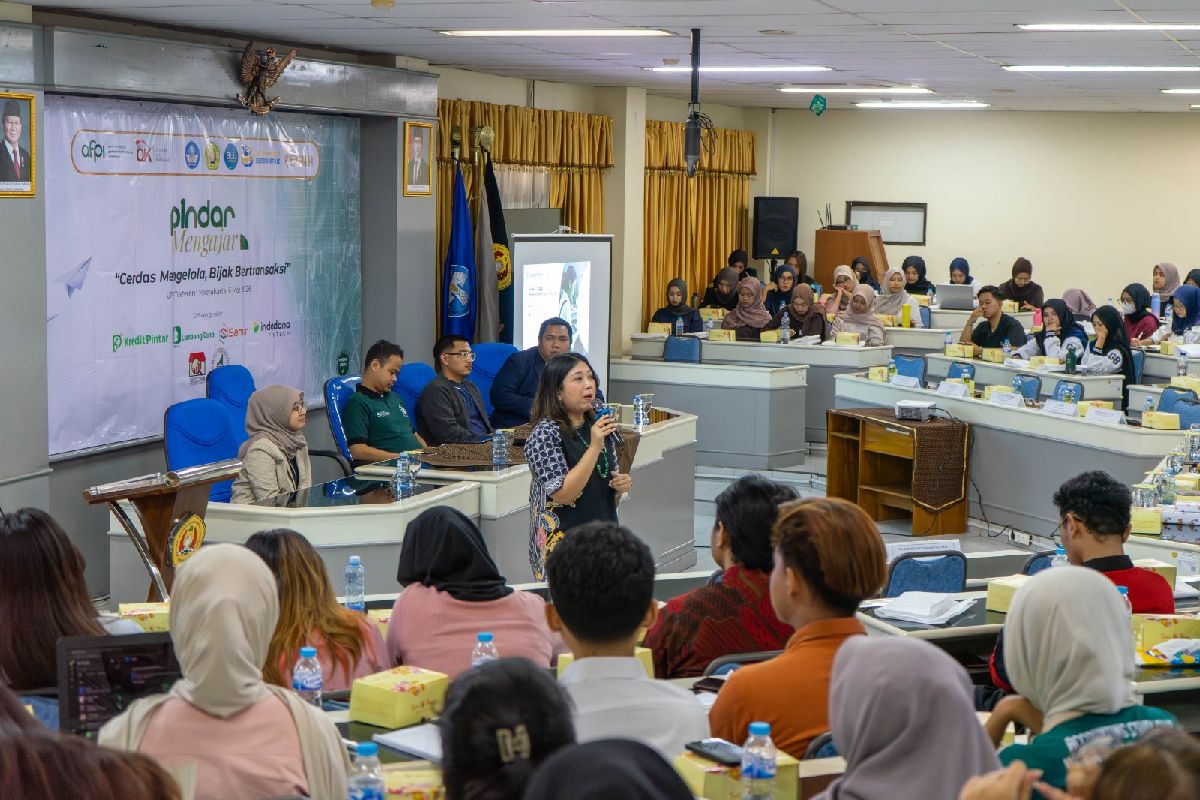 Anak Muda Dominasi Fintech, Edukasi Keuangan Diperkuat