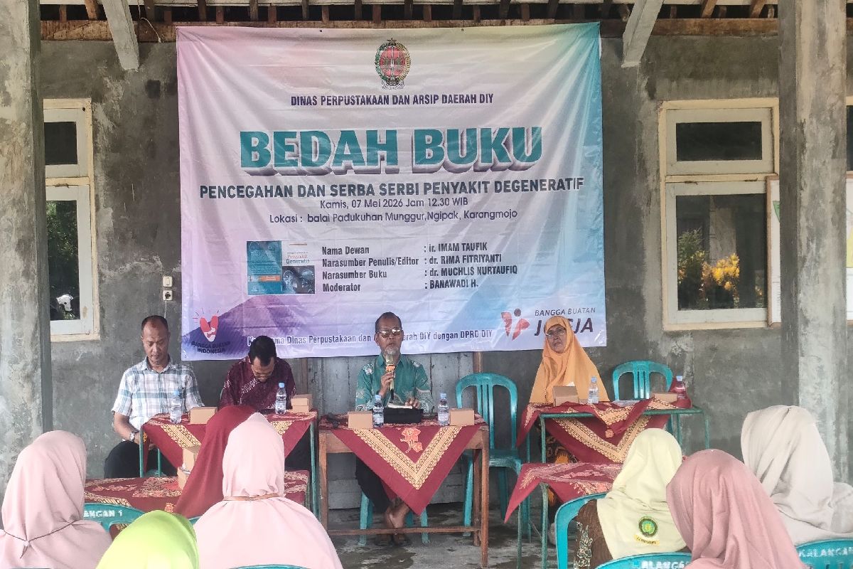BEDAH BUKU: Warga Karangmojo Diajak Waspadai Penyakit Degeneratif