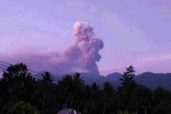 Erupsi Gunung Dukono Lukai Pendaki, Tim SAR Sisir Lereng