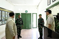 Prabowo Singgah ke Pos TNI Miangas, Sapa Prajurit Penjaga Perbatasan