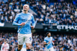 Manchester City Hajar Brentford 3-0, Jarak ke Arsenal Kian Tipis!