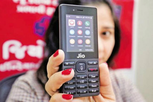 Ponsel Keyboard Fisik Kembali Tren Setelah Era iPhone