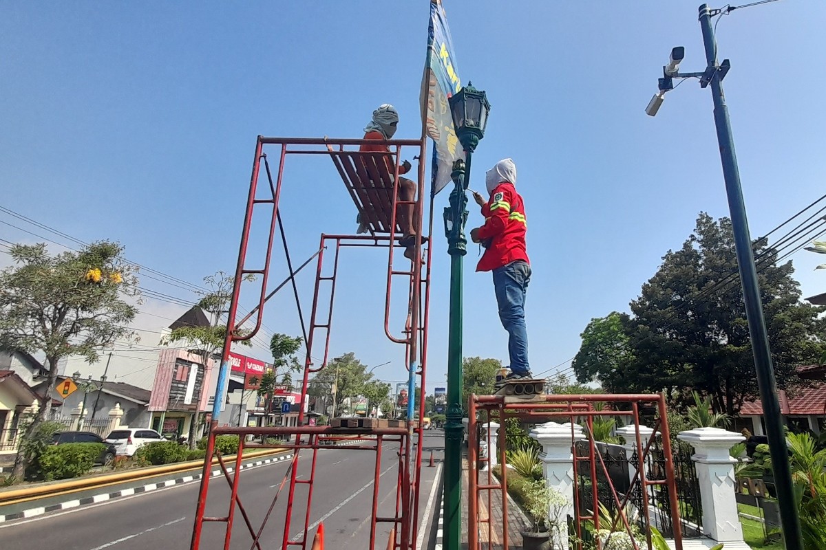 Dishub Bantul Renovasi 133 Lampu Trotoar Jalan Sudirman