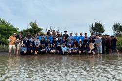 Ciptakan Semangat Kolaboratif Melalui Penanaman Mangrove